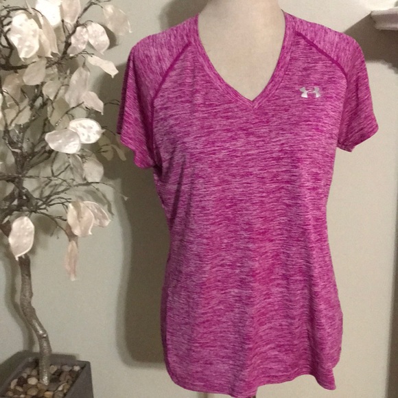 Under Armour Tops - UNDER ARMOR SEMI FITTED SHIRT